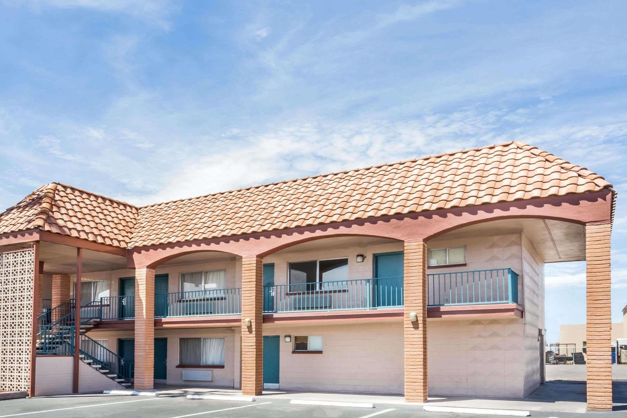 Travelodge By Wyndham Mesa Exterior foto